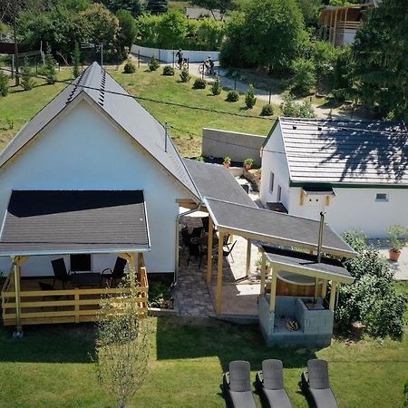 Borkuti Panzio Es Apartman Balatonszárszó Zewnętrze zdjęcie