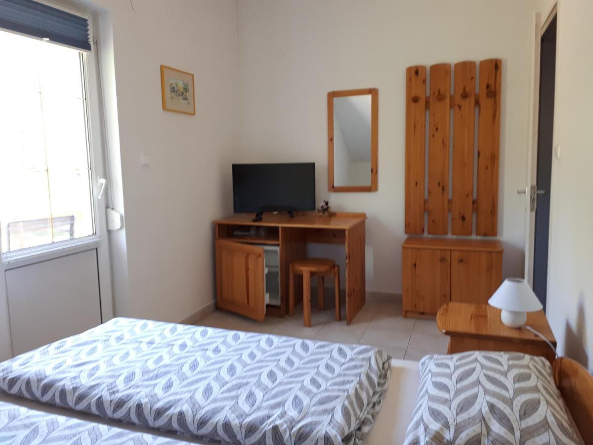 Borkuti Panzio Es Apartman Balatonszárszó Zewnętrze zdjęcie